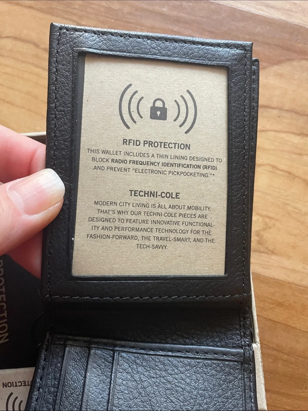 Reaction Kenneth Cole Black Leather RFID Card & Key Wallet with Zip Pocket